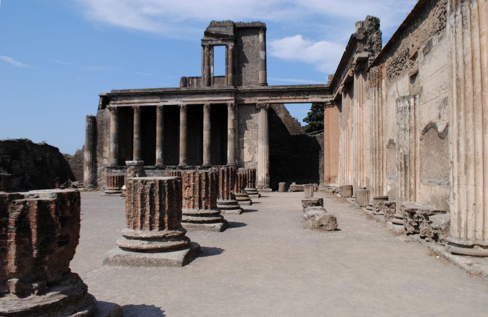 From Naples or Herculaneum: Half-Day Tour in Herculaneum - Travel Tips for Visitors