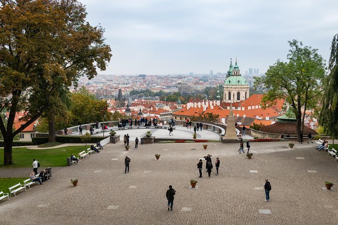 Full-Day Prague Tour With Prague Castle, Lunch and Vltava Cruise - Dining Experience