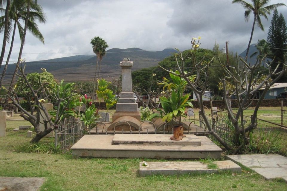 Maui: Lahaina Old Town Self-Guided Audio Tour - Banyan Tree Court