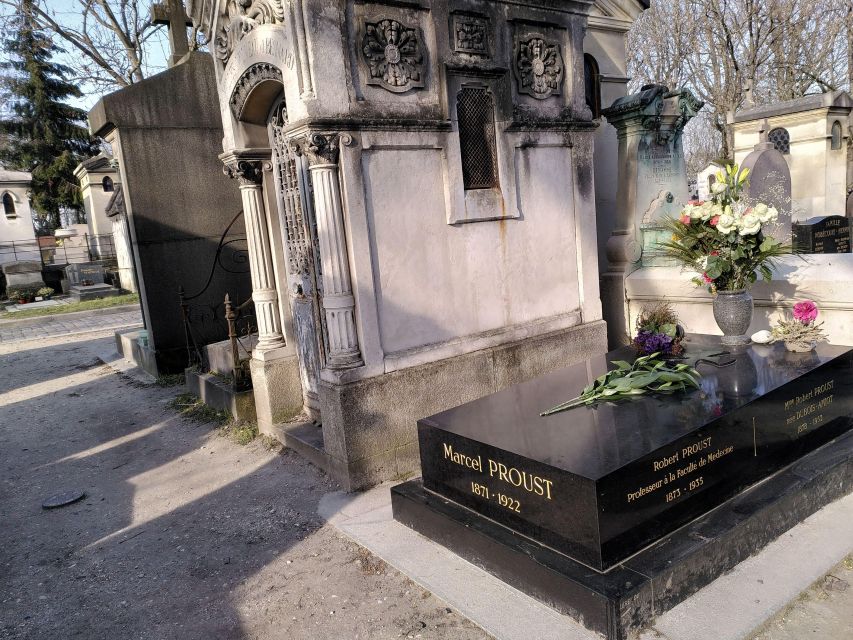 Paris: LGBTQ+ Tour of Père Lachaise Cemetery - Preparation Tips