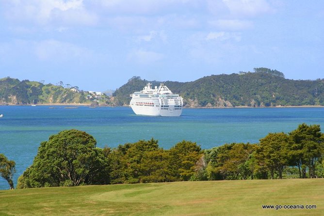 Private Tour: Bay of Islands Tour With Wine Tasting - Wine Tasting Journey