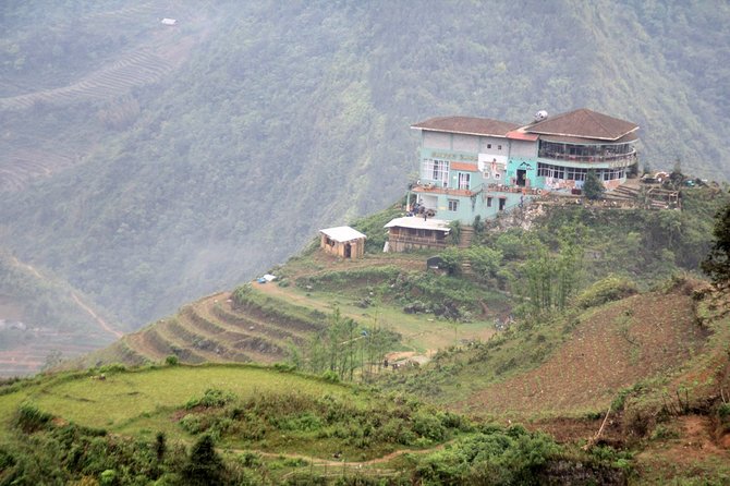 Sapa Easy Trekking Villages 2 Days, 1 Night: Meals, Local Guide, 3 Star Hotels - Local Guide Experience