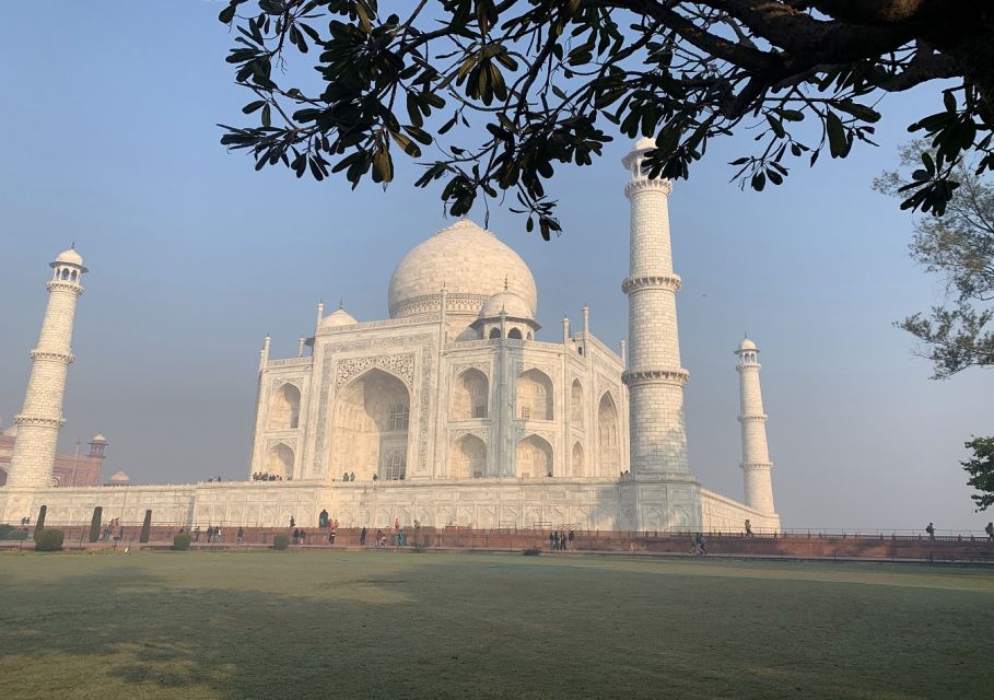 Tajmahal With Mausoleum Skip The Line Ticket With Guide - Transportation and Accessibility