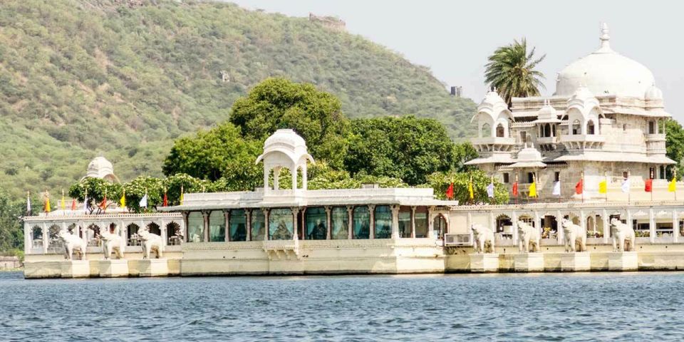 Udaipur: City Palace Museum Tour and Lake Pichola Boat Tour - Jagdish Temple Visit