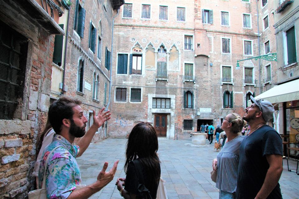 Venice: Local Secrets of Venice Tapas & Wine Walking Tour - Itinerary Breakdown