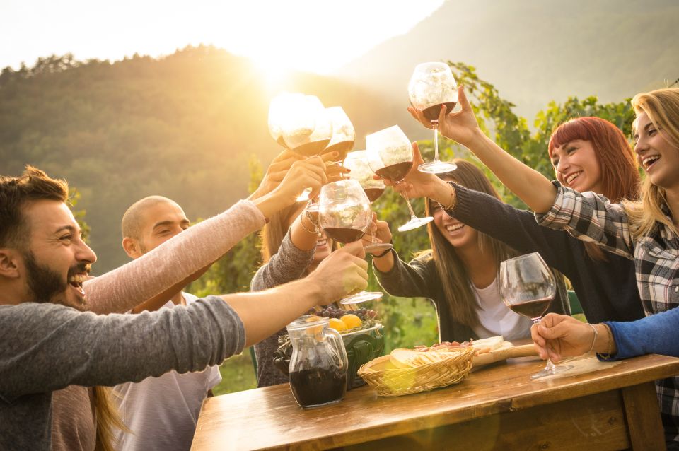 Wine and Food Tasting Tour in Hamburg Old Town - Sightseeing Highlights