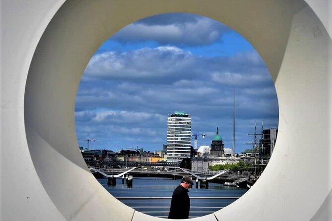 2-Hours and 30 Minutes Historical Walking Tour in Dublin - Local Landmarks