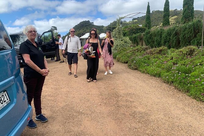 5 or 7 Hour Far End of Waiheke Scenic Wine Tour in Electric Vans - Vineyard Selection