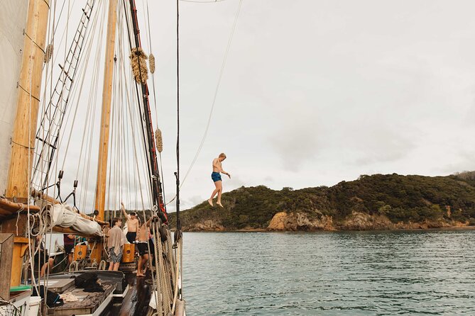 Bay of Islands Tall Ship Sailing on R. Tucker Thompson Including BBQ Lunch - Accessibility Features