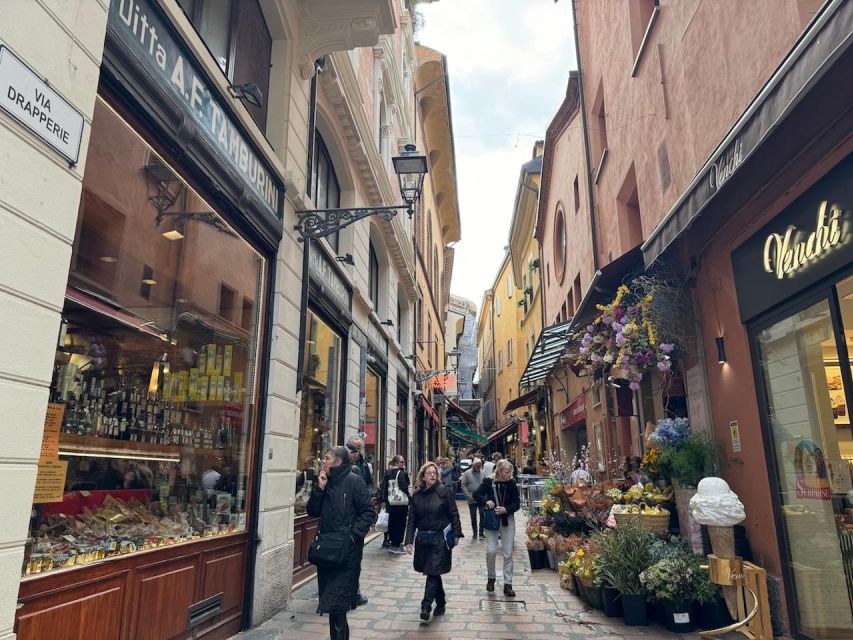 Bologna Small Group Walking Tour With Archiginnasio - Customer Reviews