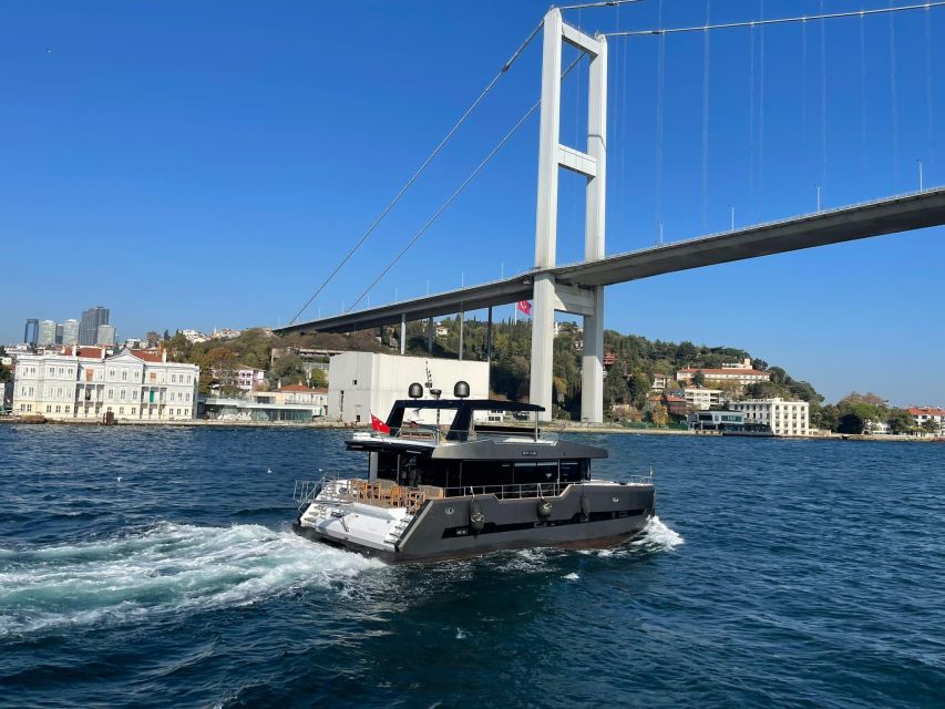 Bosphorus Tour With Lunch - Inclusions and Amenities