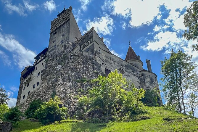 Bran (Dracula) Castle, Bear Sanctuary, Rasnov Fortress & Palinca Distillery - Itinerary and Schedule