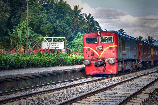 Colombo to Kandy Train Tickets (Reserved Seats) - Onboard Amenities