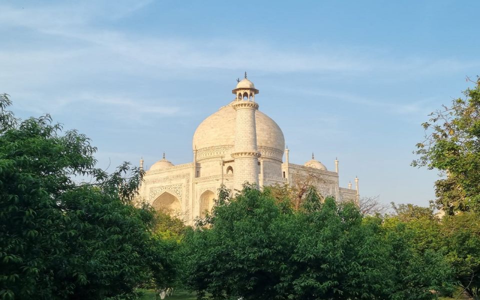 From Delhi: Famous Places Taj Mahal & Fatehpur Sikri Tour - Accessibility Features