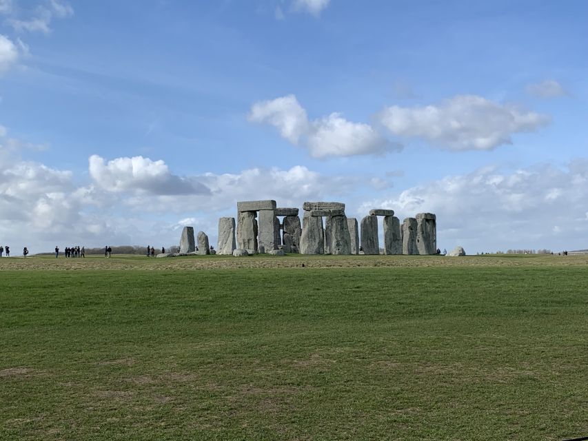 From London: Windsor Castle & Stonehenge Private Day Trip - Lunch Details