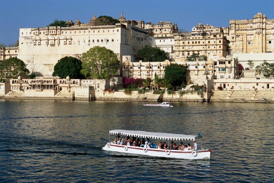 From Udaipur: Private Udaipur City of Lakes Sightseeing Tour - Tips for Travelers