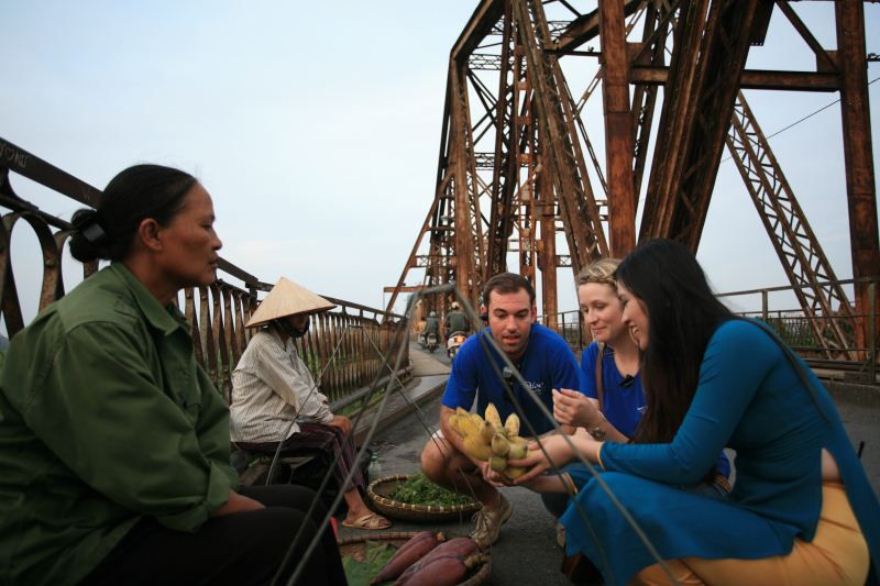 Hanoi Motorbike Night Street Food Tour to Undetected Sites - Customer Reviews and Ratings