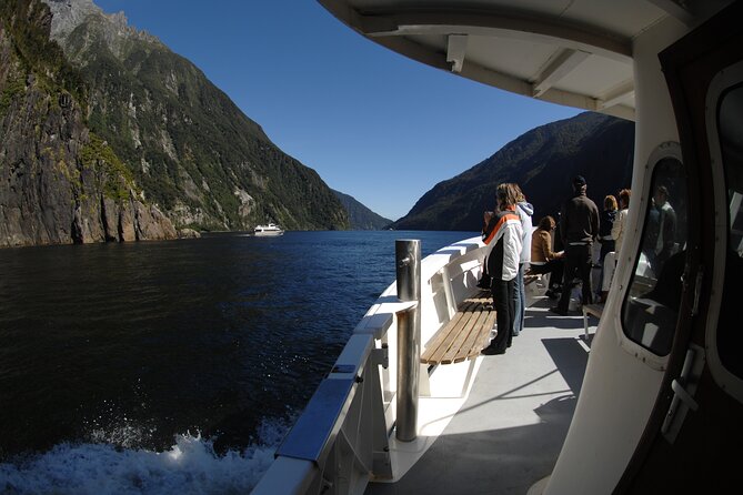 Milford Sound Helicopter Flight and Cruise From Queenstown - Customer Reviews and Testimonials