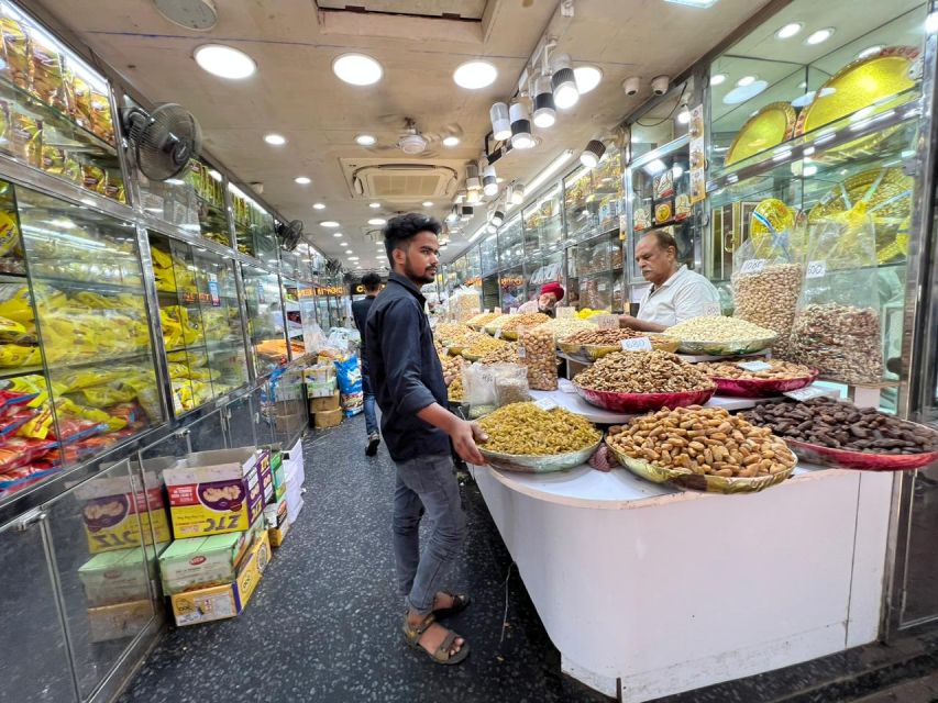 Old Delhi: Private Tour of Chandni Chowk, Tuk Tuk & Food - Local Street Food Experience