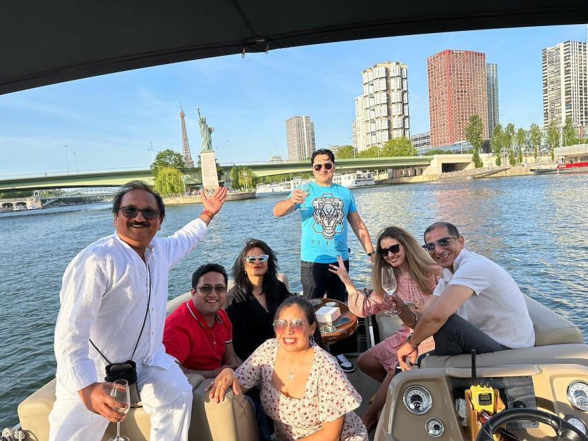 Paris: Private Seine River Cruise - Inclusions for Guests