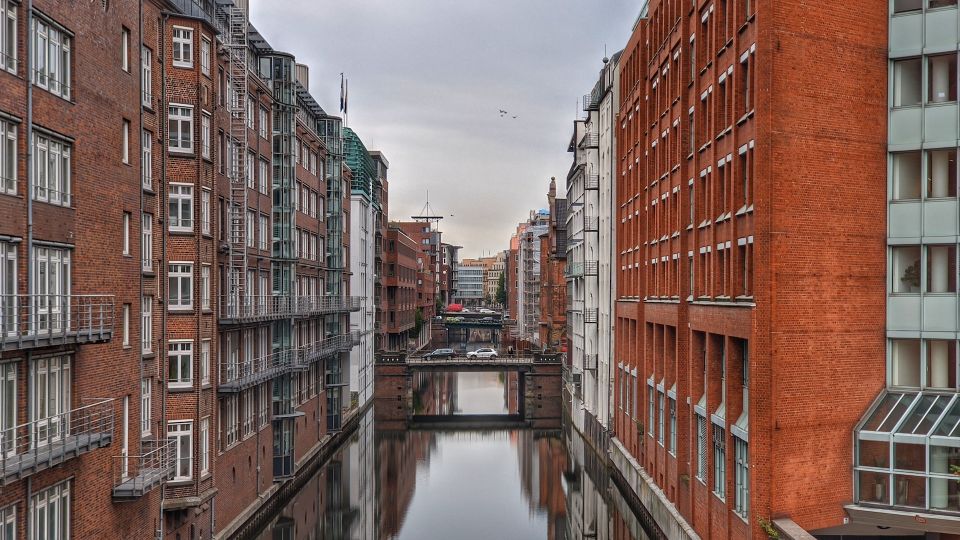 Photo Tour: Hafenkante to Elbsandstrand - Availability and Directions