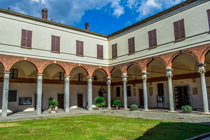 Private Best of Milan Guided Tour With Duomo, La Scala Theatre and Sforza Castle - Accessibility and Fitness Requirements