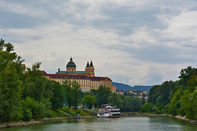 Private Full Day Trip to Hallstatt ,Salzburg and Melk From Vienna - Traveler Reviews and Insights