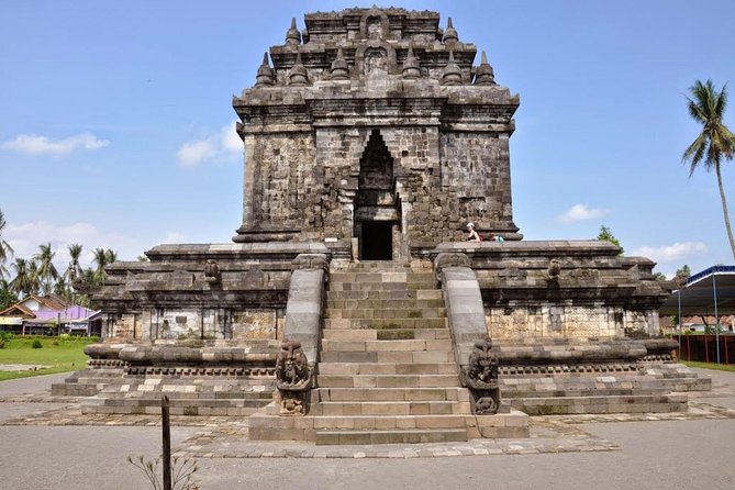 Punthuk Setumbu Sunrise, Borobudur Temple & Merapi Lava Tours - Pickup and Transportation Details