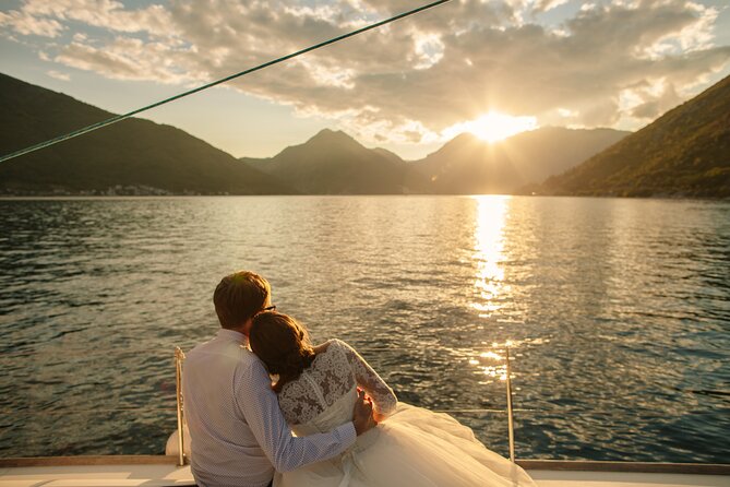 Romantic Sunset Cruise Along the Amalfi Coast - Tips for a Perfect Sunset