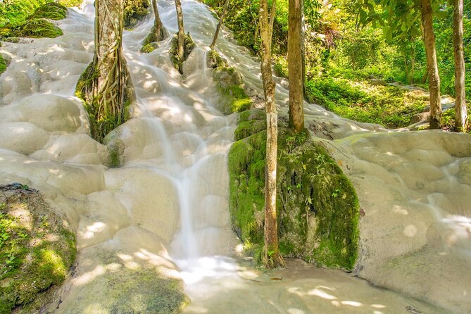 Sticky Waterfall Chiang Mai and Mae Ngat Boat Tour - Group Size and Accessibility