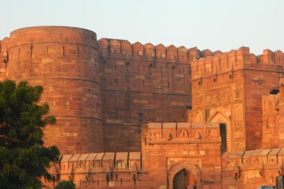 Taj Mahal, Great Akbar Tomb & Agra Overnight Tour From Delhi - Guided Experience Features