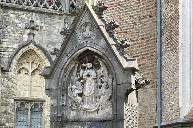 Walking Tour Bruges: Exciting Stories, Mysteries, People - Engaging With Knowledgeable Guides