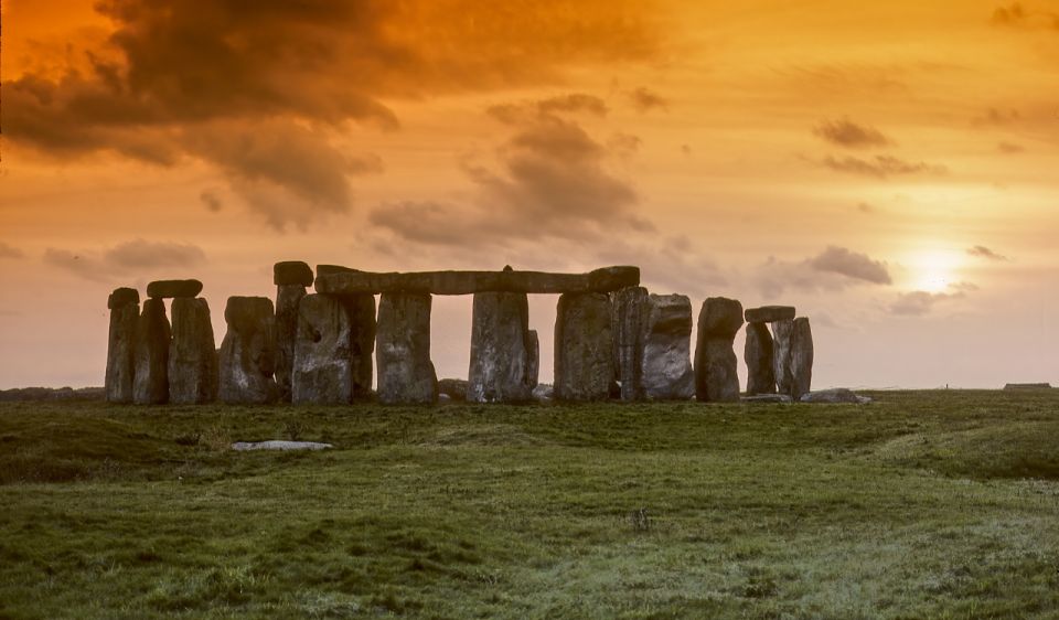 6-Hour Private Trip From London to Stonehenge - Key Points