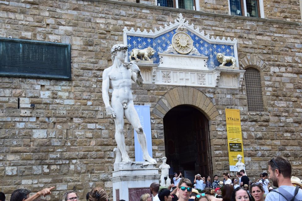 Florence: Accademia Skip-the-Line Entry & Tour in Spanish - Tips for Visitors