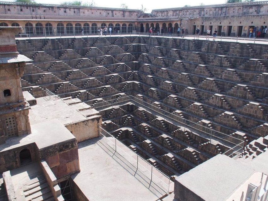 From Agra to Jaipur: Chand Baori and Fatehpur Transfer Tour - Booking Details