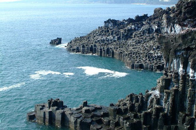 Full-Day Customizable Private Essential Jeju Island Tour for South Course - Popular Attractions