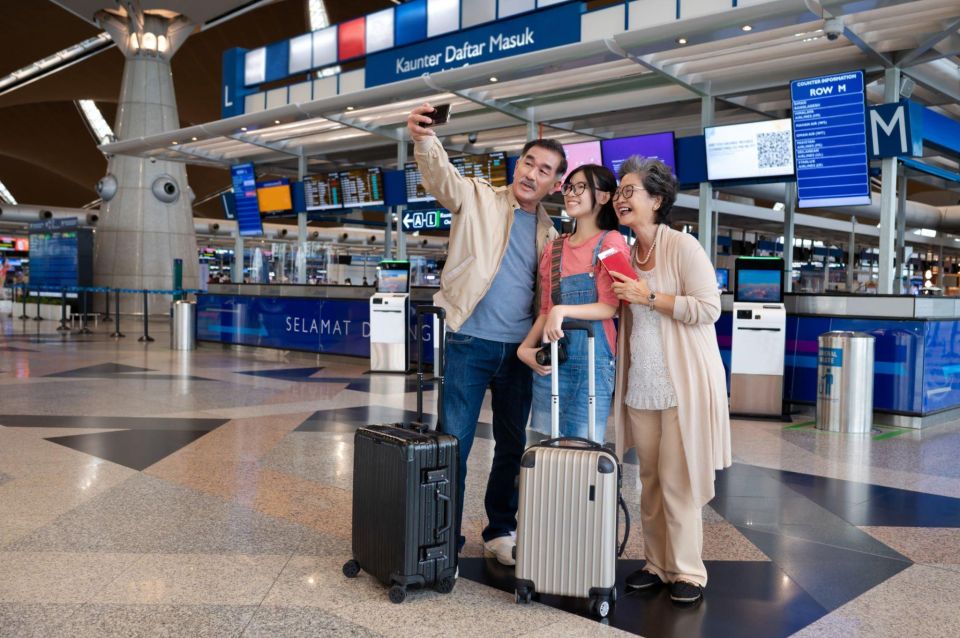 Heathrow Airport: 1-Way Meet & Greet Transfer to London - Arrival Experience