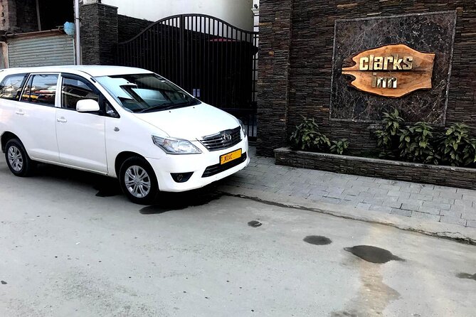 Innova to and Fro Pvt. Airport Transfer From Srinagar / Dal Lake - Customer Reviews