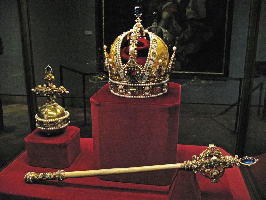 London: Tower of London and Crown Jewels Easy Access Tour - Tips for Your Visit