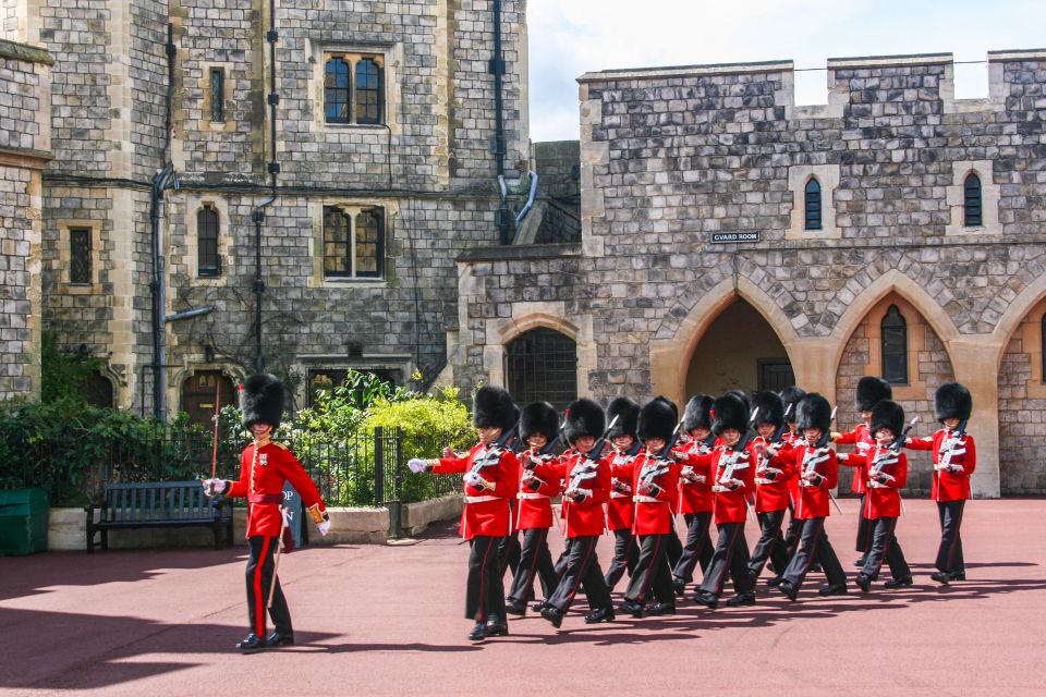 London: Westminster Abbey, Changing of the Guard & Food Tour - Meeting Points for Tour Guests