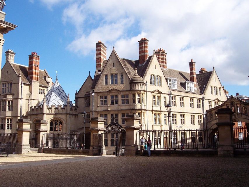 Oxford and Cotswold Private Tour Entry to Oxford University - Tour Experience and Insights