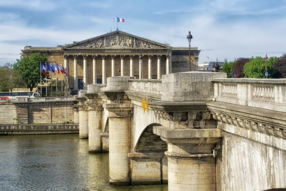 Paris Private Full Day 7 Iconic Sights City Tour by Mercedes - Seine River Cruise