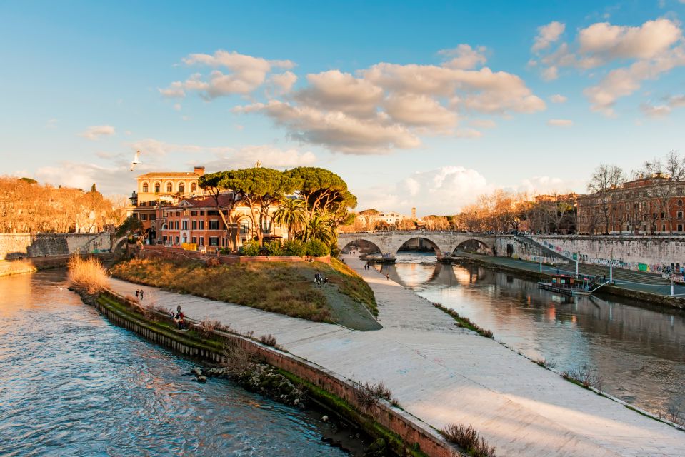 Rome: Guided Tour of Trastevere & 24-Hour Hop-On Hop-Off Bus - Included Amenities