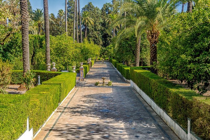 Secrets of María Luisa Park & Plaza De España Tour in Spanish - Reviews From Participants