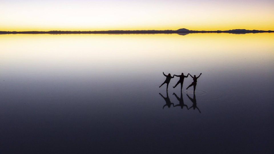 Uyuni Salt Flats 2-Day Tour From La Paz by Flight - Important Information
