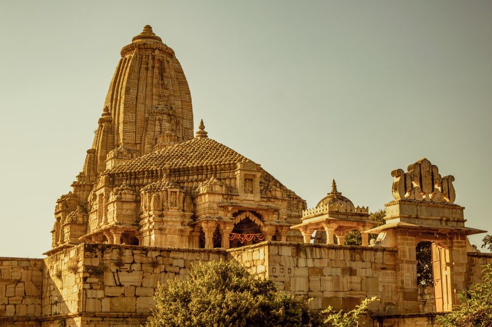 Visit Chittorgarh Fort With Pushkar Drop From Udaipur. - Transportation Details