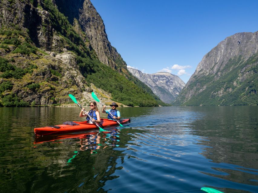 Vossevangen: Nærøyfjord Full-Day Guided Kayaking Trip - Recommended Packing List