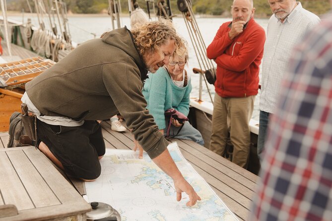 Bay of Islands Tall Ship Sailing on R. Tucker Thompson Including BBQ Lunch - Booking Information and Tips