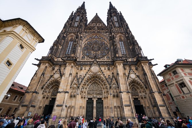 Full-Day Prague Tour With Prague Castle, Lunch and Vltava Cruise - Tips for First-Time Visitors