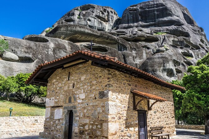 Meteora: Guided Sunset Tour With Monasteries and Caves Visit - Tips for a Memorable Experience